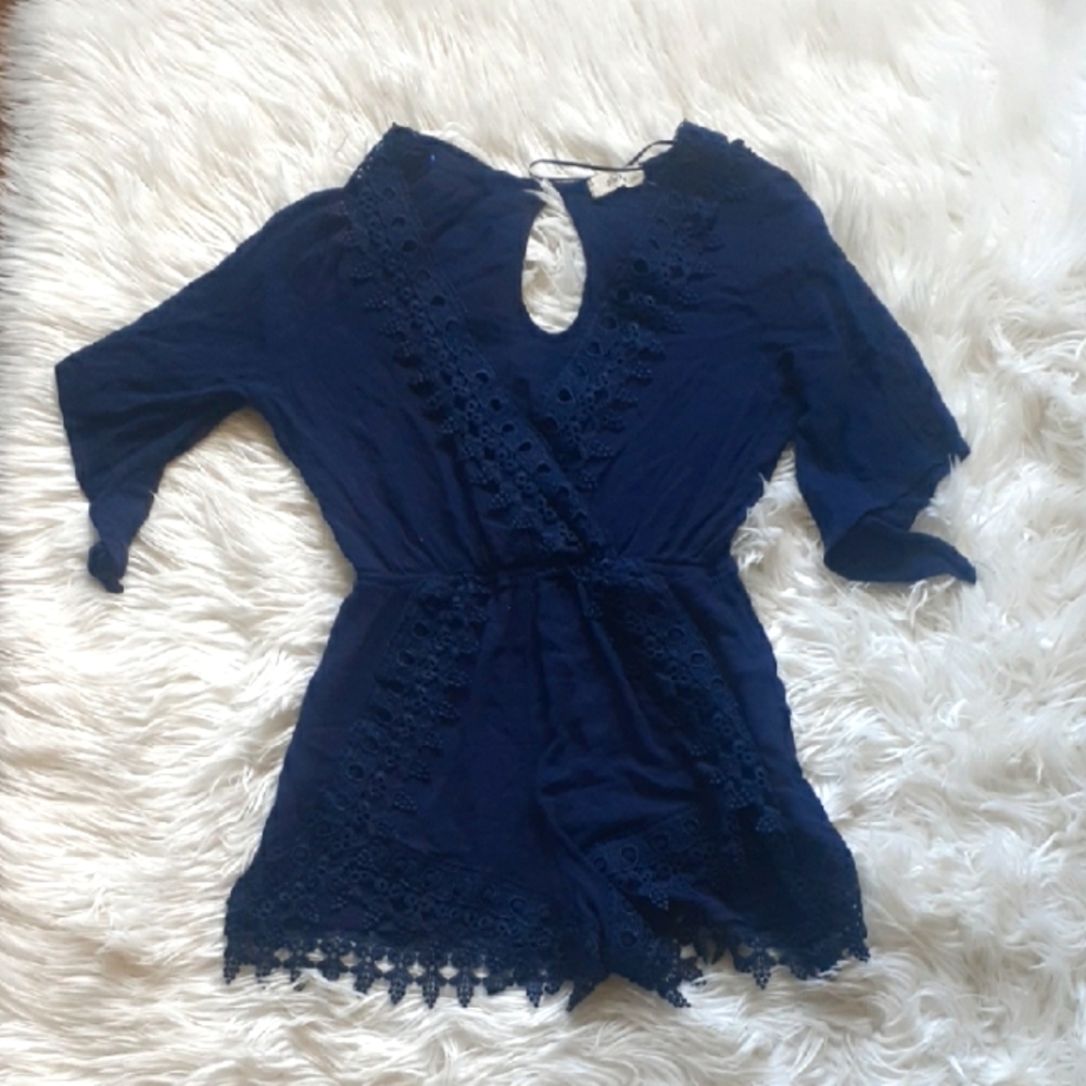 2Bella Navy Blue Scalloped Lace Romper Size Small